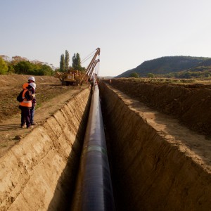Gas, l’incredibile vicenda del gasdotto Tap: dalle barricate grilline alla richiesta del bonus energetico