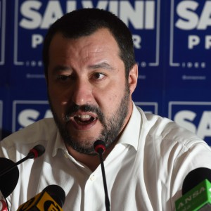 Macerata, Salvini e il centrodestra inciampano nel raid xenofobo