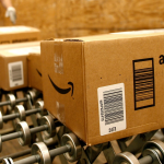 Amazon, sciopero negli Stati Uniti: pacchi di Natale a rischio consegne