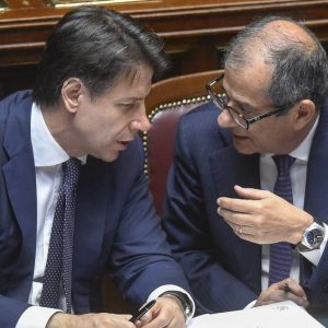 Manovra, Conte firma la tregua con la Ue: deficit a 2,04%