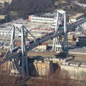 Ponte Genova: scontro su concessione e ricostruzione