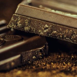 Cioccolato: o è nero o non è vero cioccolato dicono i “fondentisti”