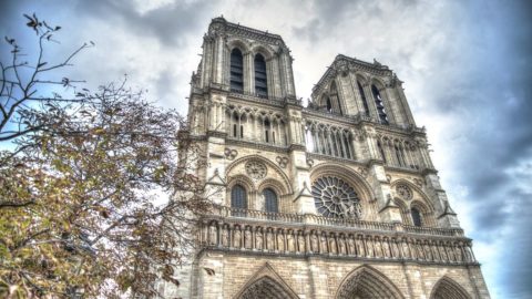 Notre-Dame in fiamme: la  storia della cattedrale simbolo dell’umanità