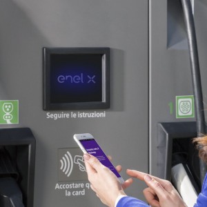 Auto, Amsterdam sarà elettrica e Enel lancia il “vehicle-to-grid”