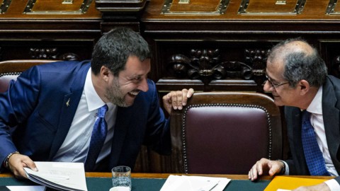 Salvini contro Tria: per la manovra punta su deficit e condoni