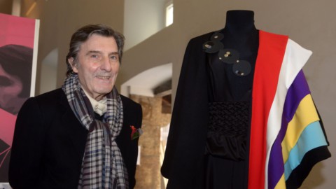 Addio a Emanuel Ungaro: lo stilista è morto a 86 anni