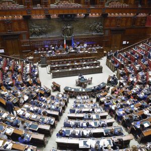 Sondaggi: Meloni in testa, Pd al 20%, Lega davanti a M5S e Azione e Iv staccano Berlusconi secondo l’istituto Noto