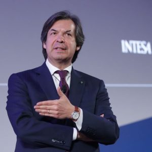 Intesa Sanpaolo, Messina confermato miglior CEO delle banche europee secondo Institutional Investor