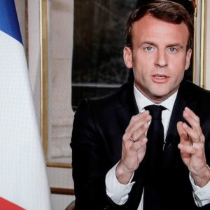 Macron: “Riforma delle pensioni necessaria, ho sentito la vostra rabbia”. E propone 100 giorni di pacificazione