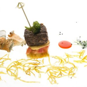 La ricetta di Fabrizia Meroi: hamburger di cervo, olio di betulla, ketchup di rosa canina