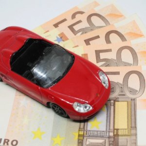 Assicurazioni, effetto Covid: prezzi Rc auto -5% in 8 mesi