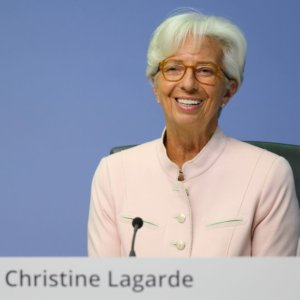 BORSE CHIUSURA 19 GENNAIO – Lagarde si veste da falco e affossa i mercati: il Ftse Mib perde quota 26 mila