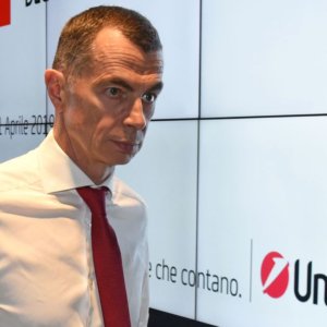 L’addio di Mustier affonda Unicredit in Borsa mentre le altre banche corrono