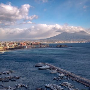 Napoli: la scuola specchio della crisi
