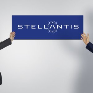 Stellantis: 30 miliardi di investimenti su software ed elettrificazione