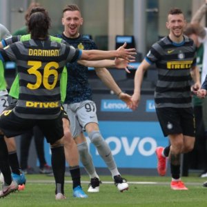 L’Inter verso lo scudetto, Atalanta seconda, la Juve frena