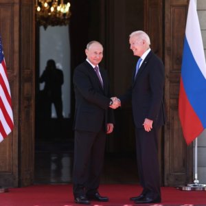 Biden-Putin: scambio di ambasciatori e consulto sulla cyber security