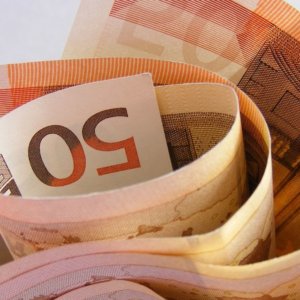 Borse: Omicron guida la volatilità ma Italia locomotiva dell’economia