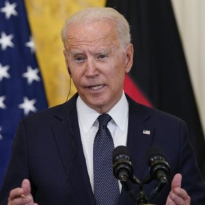 Biden, il discorso: “Gli Usa costruiranno un porto davanti a Gaza per gli aiuti”. E attacca Trump: “Rischio per democrazia”