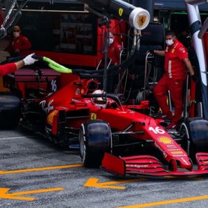 La Ferrari corre e spinge la Borsa sopra la parità