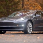 Tesla, la morte di 4 persone su una Model Y spaventa: ecco come sbloccare manualmente le porte dell’auto in caso di emergenza