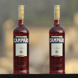 Campari compra Courvoisier, il cognac di Napoleone, ma gli investitori temono il debito: titolo in rosso