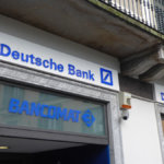 Deutsche Bank, prima perdita trimestrale in 4 anni: pesa il contenzioso Postbank. Il titolo crolla in Borsa, ma il ceo rassicura
