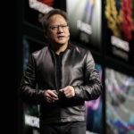 Nvidia, fuga dall’Asia dopo le minacce di Trump sui dazi. Huang: “Spenderemo centinaia di miliardi di dollari in chip negli Usa”