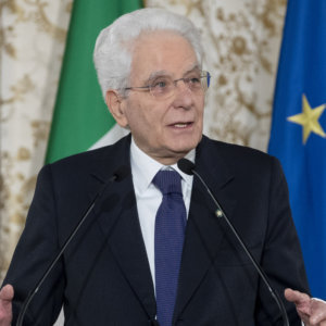Mattarella, monito sulle fake news: “In Italia tempesta inaccettabile di disinformazione dalla Russia”