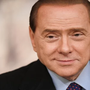 Berlusconi, Corte Ue annulla la decisione della Bce su congelamento quota Fininvest in Mediolanum