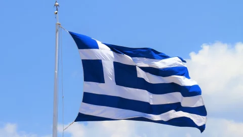 Settimana corta? In Grecia si lavora 6 giorni su 7 con il 40% di stipendio in più: ecco cosa cambia da luglio
