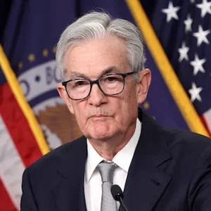Borsa ultime notizie: occhi sulla Fed, Kering affonda il lusso, corre Terna. Lagarde: possibile taglio tassi a giugno