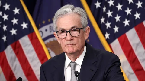 Borsa ultime notizie: occhi sulla Fed, Kering affonda il lusso, corre Terna. Lagarde: possibile taglio tassi a giugno