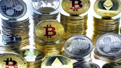 Bitcoin supera i 60mila dollari per la prima volta dal novembre 2021: le due cause del rally