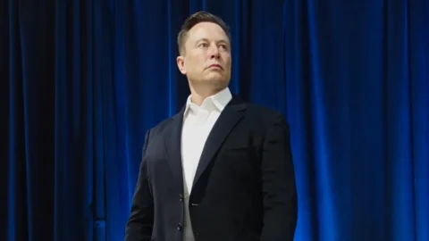 Musk, da presidente ombra a superministro dell’Efficienza: il ruolo (e i conflitti d’interesse) del miliardario nell’amministrazione Trump