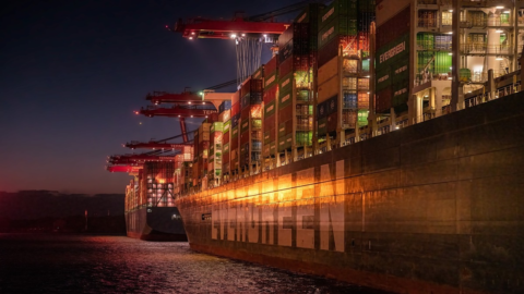 Export marittimo: diminuiscono i passaggi ed esplodono i costi