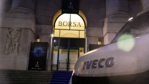 Borsa oggi 10 febbraio: Europa positiva nonostante i dazi di Trump. A Milano rally di Iveco, occhi su banche e trimestrali – DIRETTA