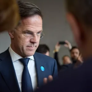 Nato, Rutte sarà il nuovo segretario generale dell’Alleanza Atlantica: chi è il premier olandese uscente e di cosa dovrà occuparsi