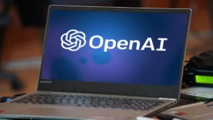 OpenAI accusa DeepSeek di furto, i cinesi avrebbero “copiato” ChatGpt tramite distillazione: ecco come