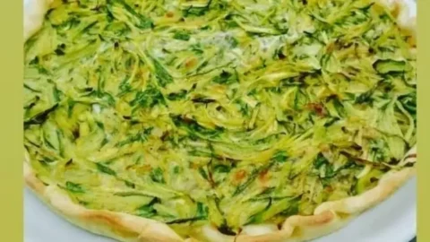 La zucchina a trombetta, antica tradizione della cucina della Liguria di Ponente: la ricetta per una torta salata o per una pasta veloce