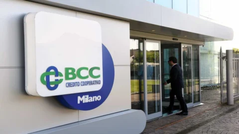 Bancari Bcc, rinnovato il contratto: via libera all’aumento di 435 euro per 36.500 lavoratori