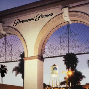 Paramount crolla in Borsa dopo il ritiro di Bronfman: si avvicina la fusione con Skydance Media