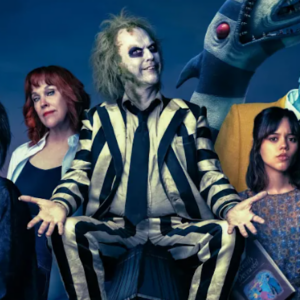 Tim Burton e Monica Bellucci alla Mostra del Cinema di Venezia per il film di apertura “Beetlejuice Beetlejuice”