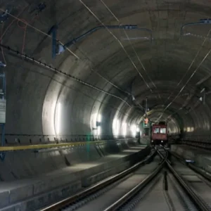 Tunnel del Gottardo riapre a 1 anno dall’incidente: circolazione ferroviaria riprende a pieno regime