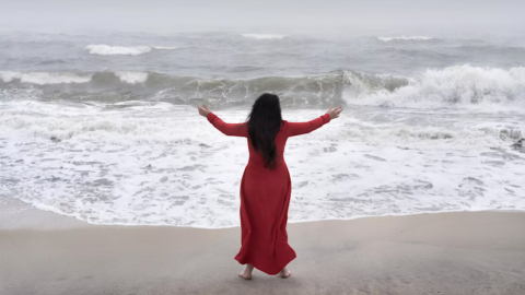 Christie’s: Marina Abramovic e altri artisti donano una propria opera a favore di “Blu Marine” per la salvaguardia degli oceani