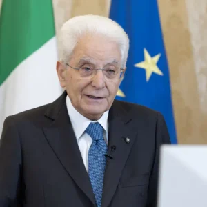 Manovra, Mattarella firma il testo: dal bonus stipendi alle pensioni minime, ecco le ultime novità