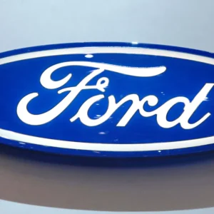 Ford rivede al ribasso le stime: utili e margini sotto pressione. Tonfo del titolo a Wall Street