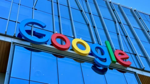 Google sotto attacco: la Giustizia Usa valuta la scissione del colosso tech dopo sentenza Antitrust