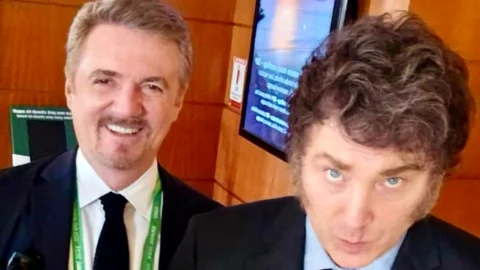 Enel, il ceo Flavio Cattaneo incontra il presidente argentino Javier Milei al G20: nuove strategie energetiche all’orizzonte