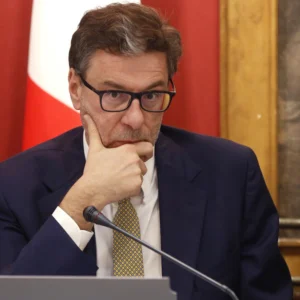 Giorgetti su Mps-Mediobanca: “Operazione nell’interesse dell’economia italiana, lo Stato non deve fare il banchiere”